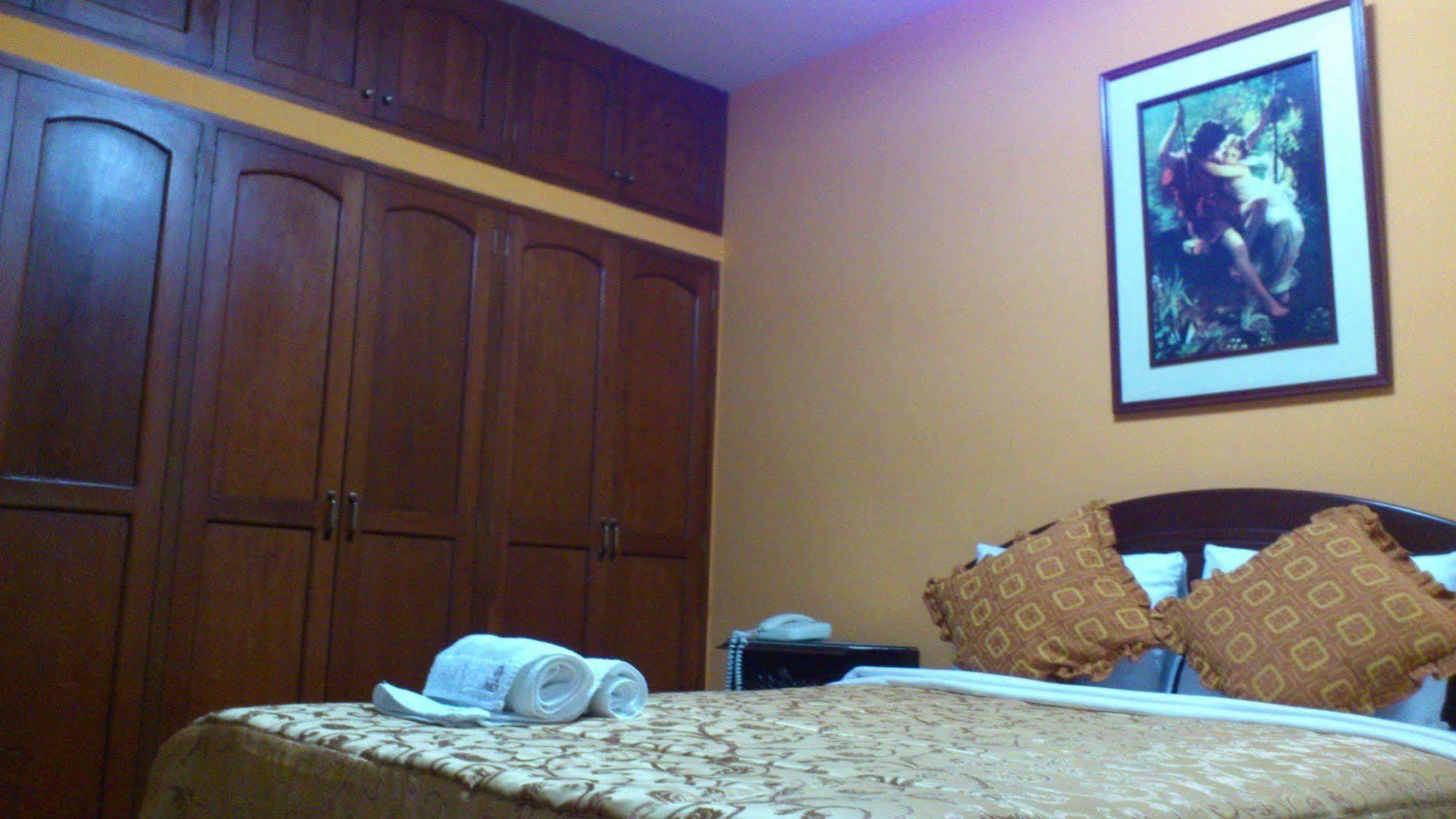 Hotel Suite Plaza Trujillo Exteriér fotografie