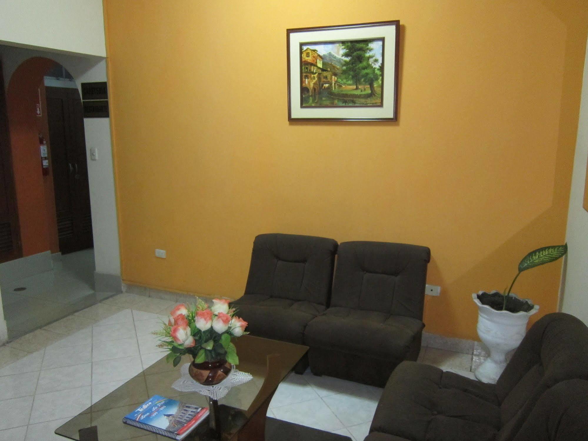 Hotel Suite Plaza Trujillo Exteriér fotografie